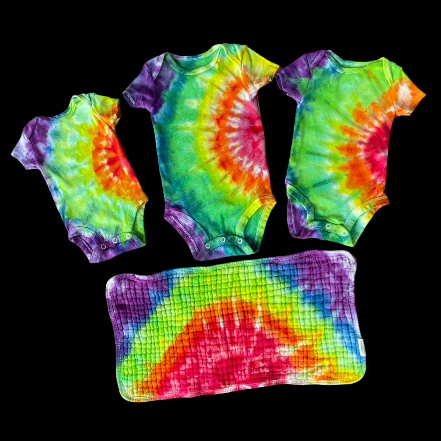 Onesie: Rainbow Fan 6M