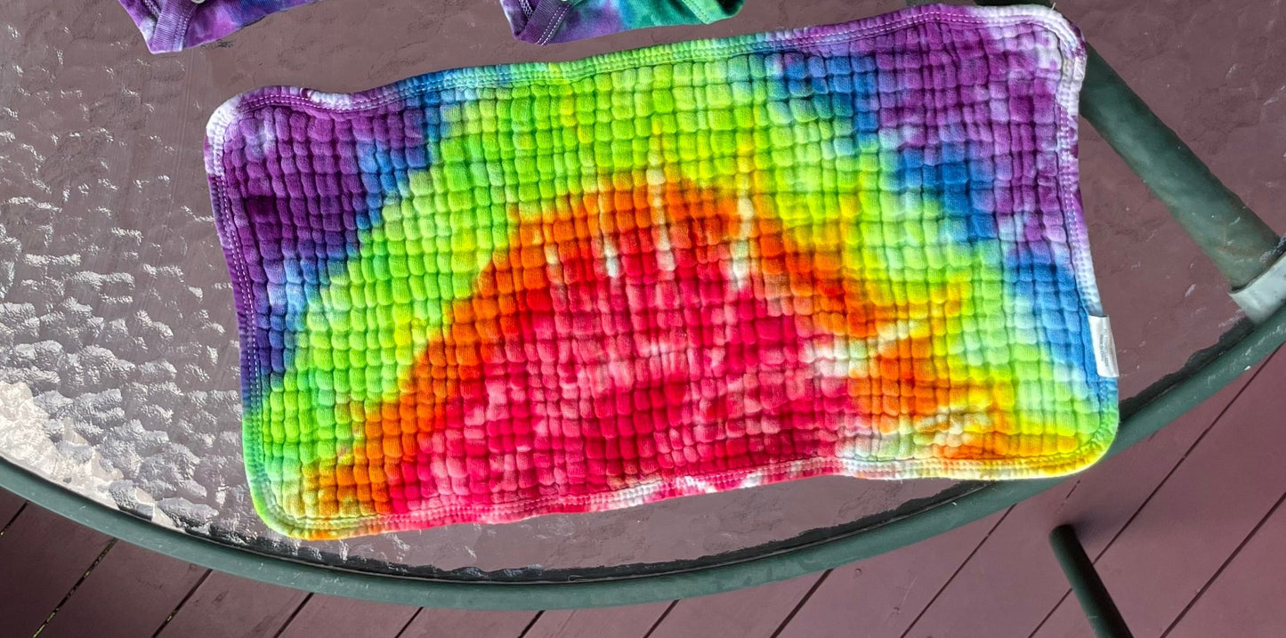 Burp Cloth: Rainbow Fan